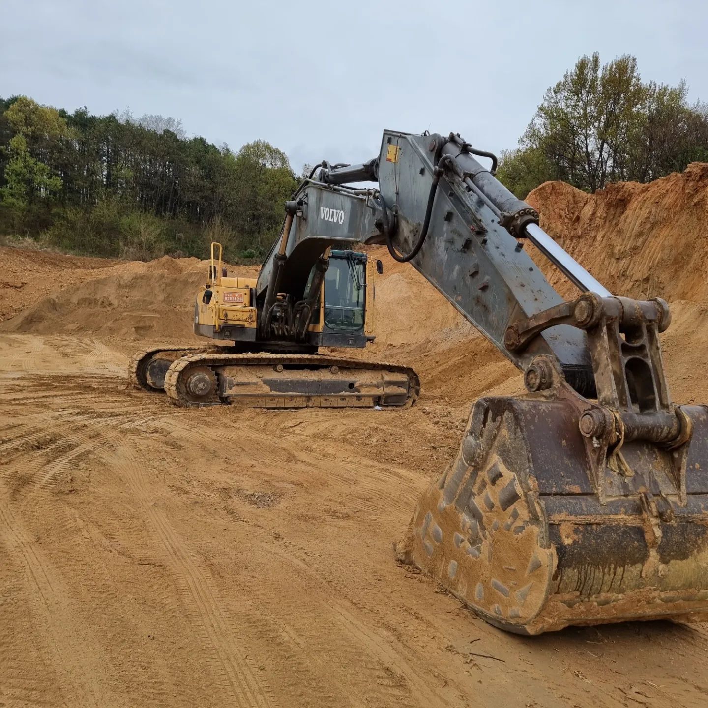  굴삭기 볼보 VOLVO EC460모델 2010년식 7000만원 판매합니다