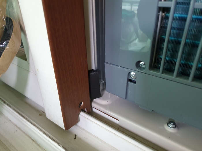 창문형 에어컨 설치 방법