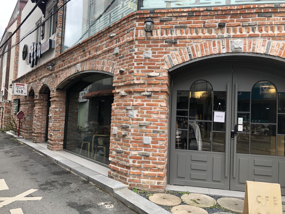 오픈주방 [전주 카페] 샘샘커피 분위기 17