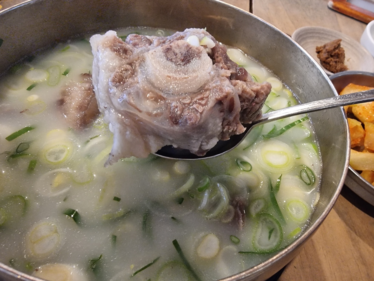  [동대문 맛집 리뷰] 고향집에서 먹던 그 맛 - 느티나무 설렁탕