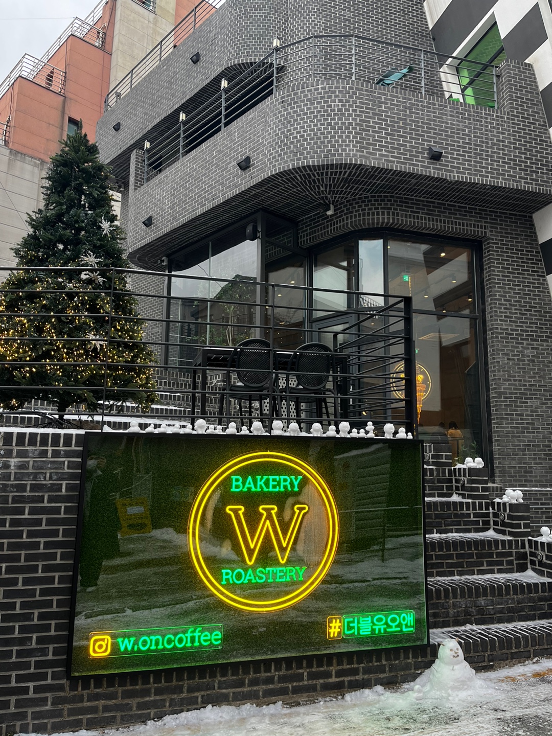  홍대&합정 분위기 디저트 대형 카페 더블유오앤!