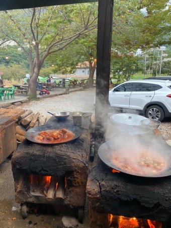 솥뚜껑 닭볶음탕