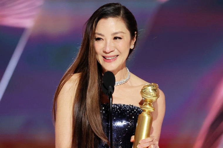  2023 골든글로브 - 양자경, 키 호이 콴 감동 수상소감!! / 영화 <에브리씽 에브리웨어 올 앳 원스(에에올)>