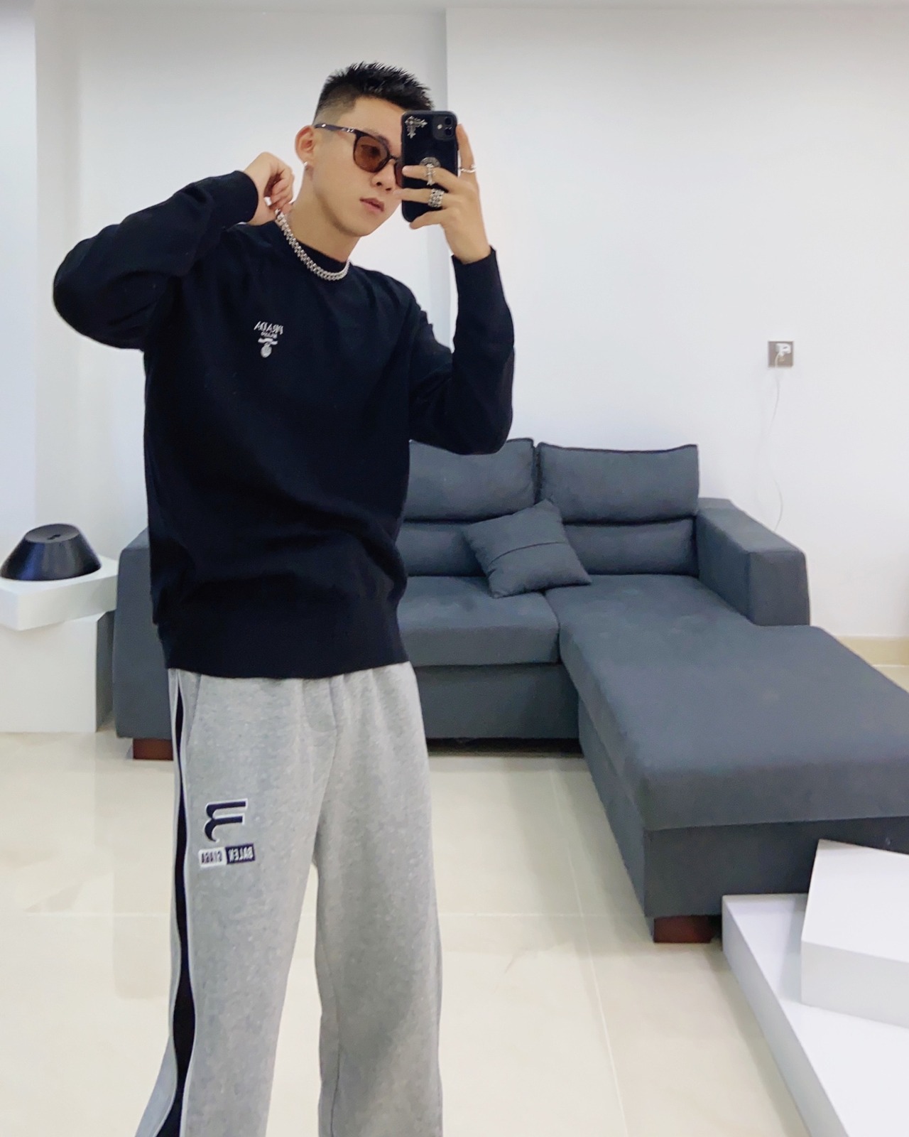  [PRADA] 프라다 슈퍼 파인 울 크루넥 니트 스웨터 UMB264 (3 COLOR)