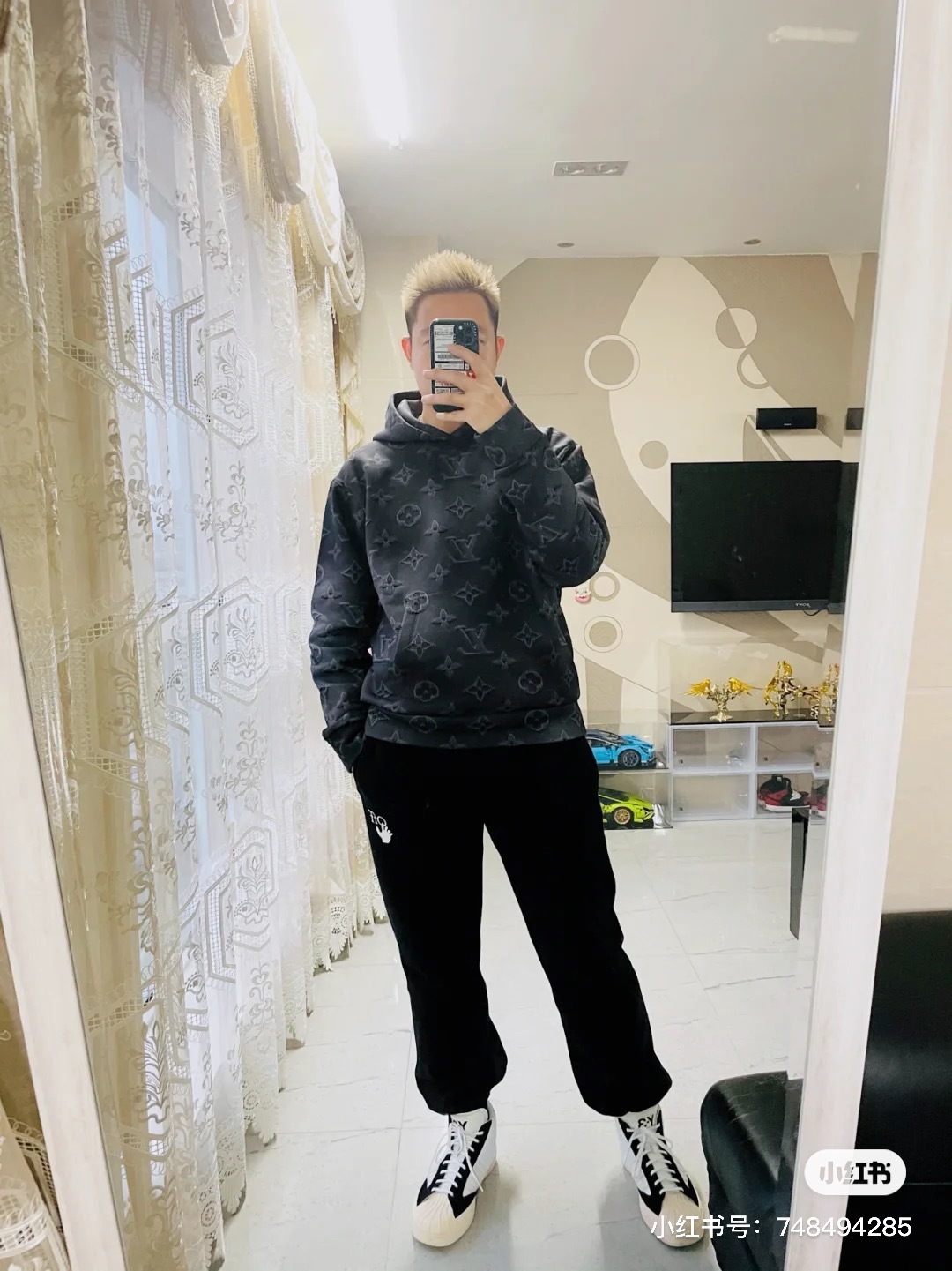  [LOUIS VUITTON] 루이비통 2054 스웨트 셔츠 후드 티셔츠 1A8HDV