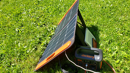 Jackery Portable Power Station Explorer 240 & SolarSaga 60W Solar Panel