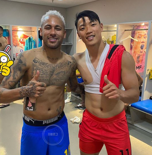  나혼자산다 황희찬 연봉 나이 효민 가족
