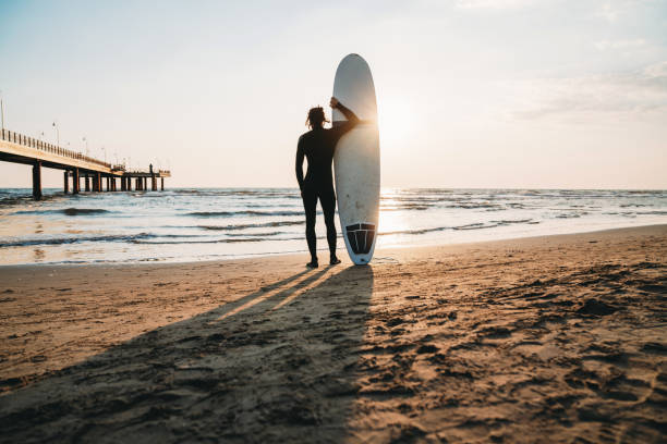 올여름, 파도와 하나 되는 서핑에 주목해야 하는 5가지 이유