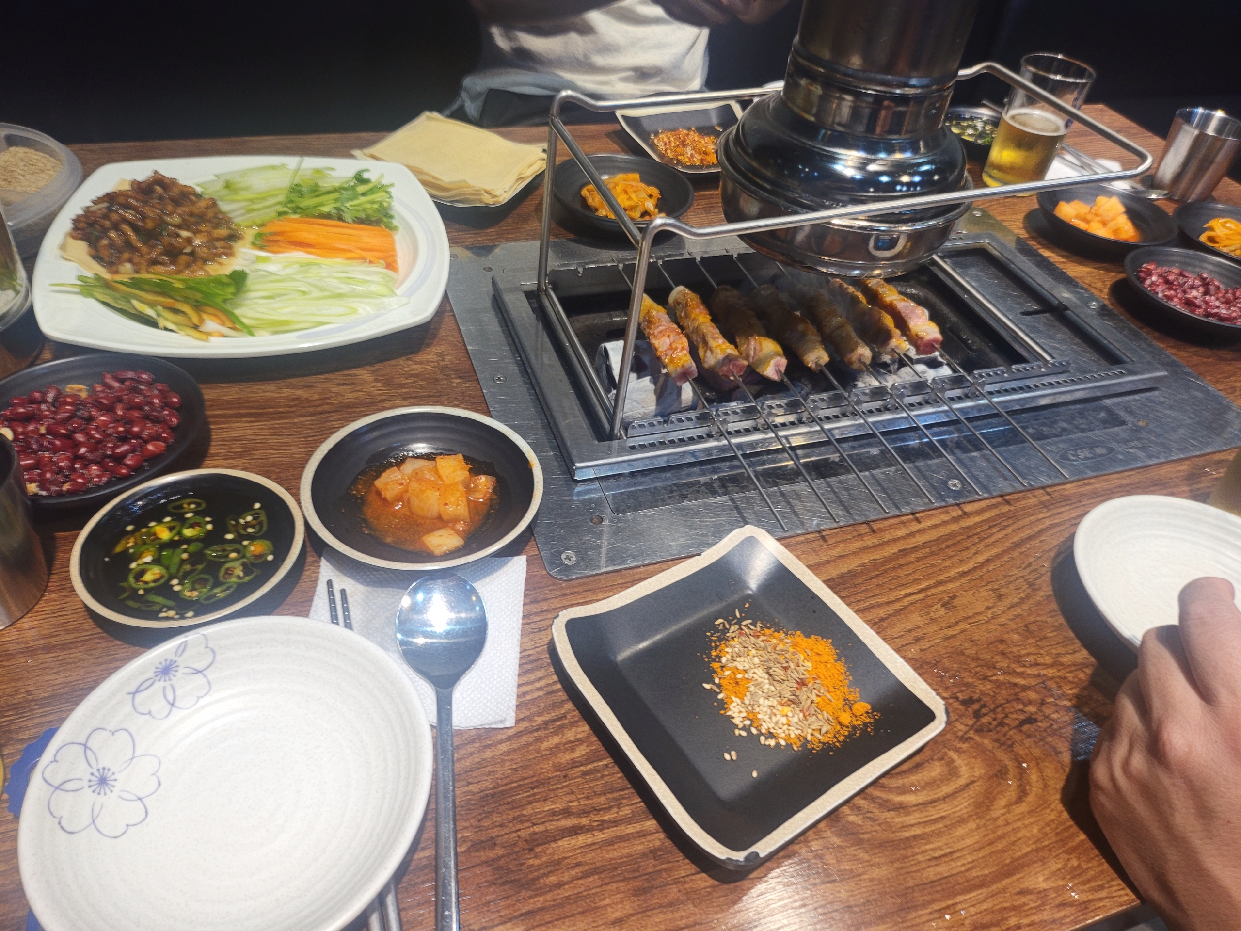  역삼 지하오 중화요리 간만에 직원분들과양꼬치엔 경장육슬 요즘은 켈리~~~근데 쏘맥은 카스인듯