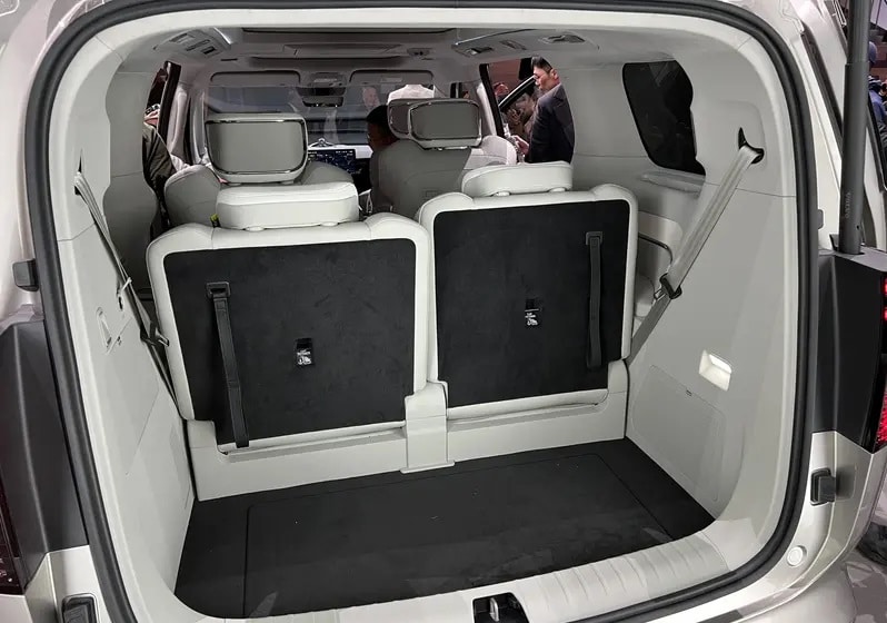 출시가 기다려지는 미니밴 볼보 EM90 제원&amp;#44; 디자인&amp;#44; 성능&amp;#44; 가격