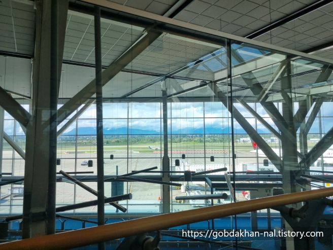 밴쿠버–인천 직항 비교 리뷰: 아시아나 vs 에어캐나다, 어떤 항공편이 더 좋을까?