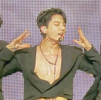 방탄 정국, 노출 수위 '민망 할 수 있을정도로 벗었다'