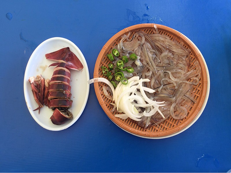  맑은 동해의 계절 별미, 속초 명진호
