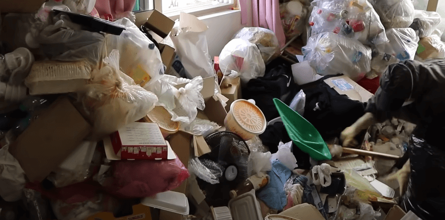 특수-쓰레기-청소-하는-모습