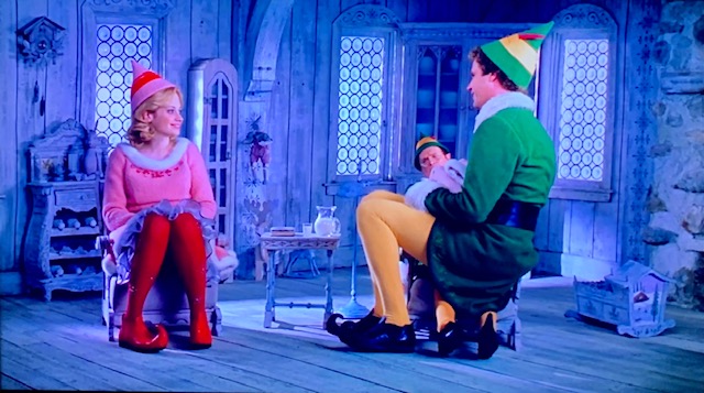 분홍색-여자요정-초록색-남자요정-무릎위에-앉은-큰 사람-모습