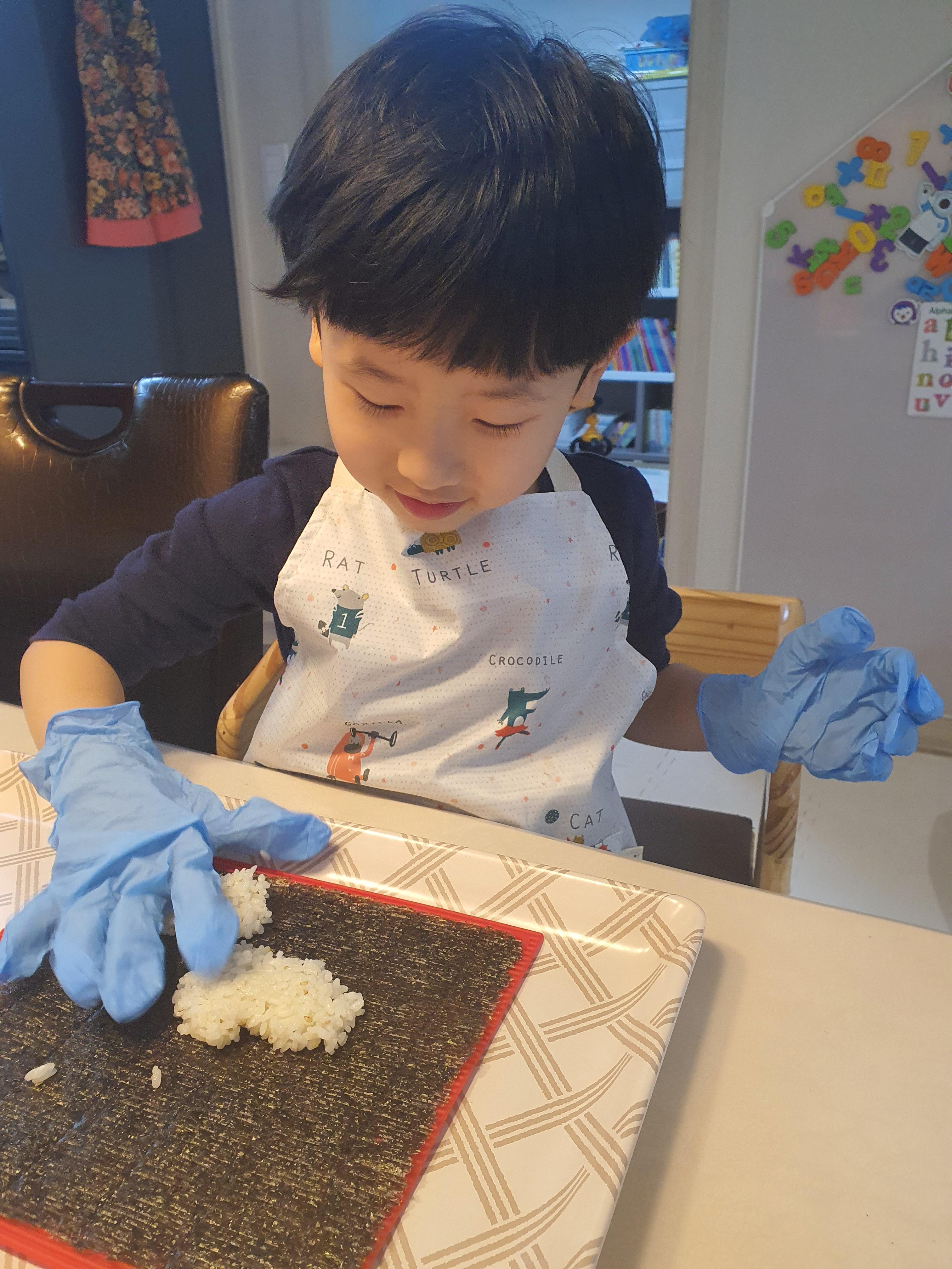  엄마랑 아이랑 즐거운 요리 김밥 만들기