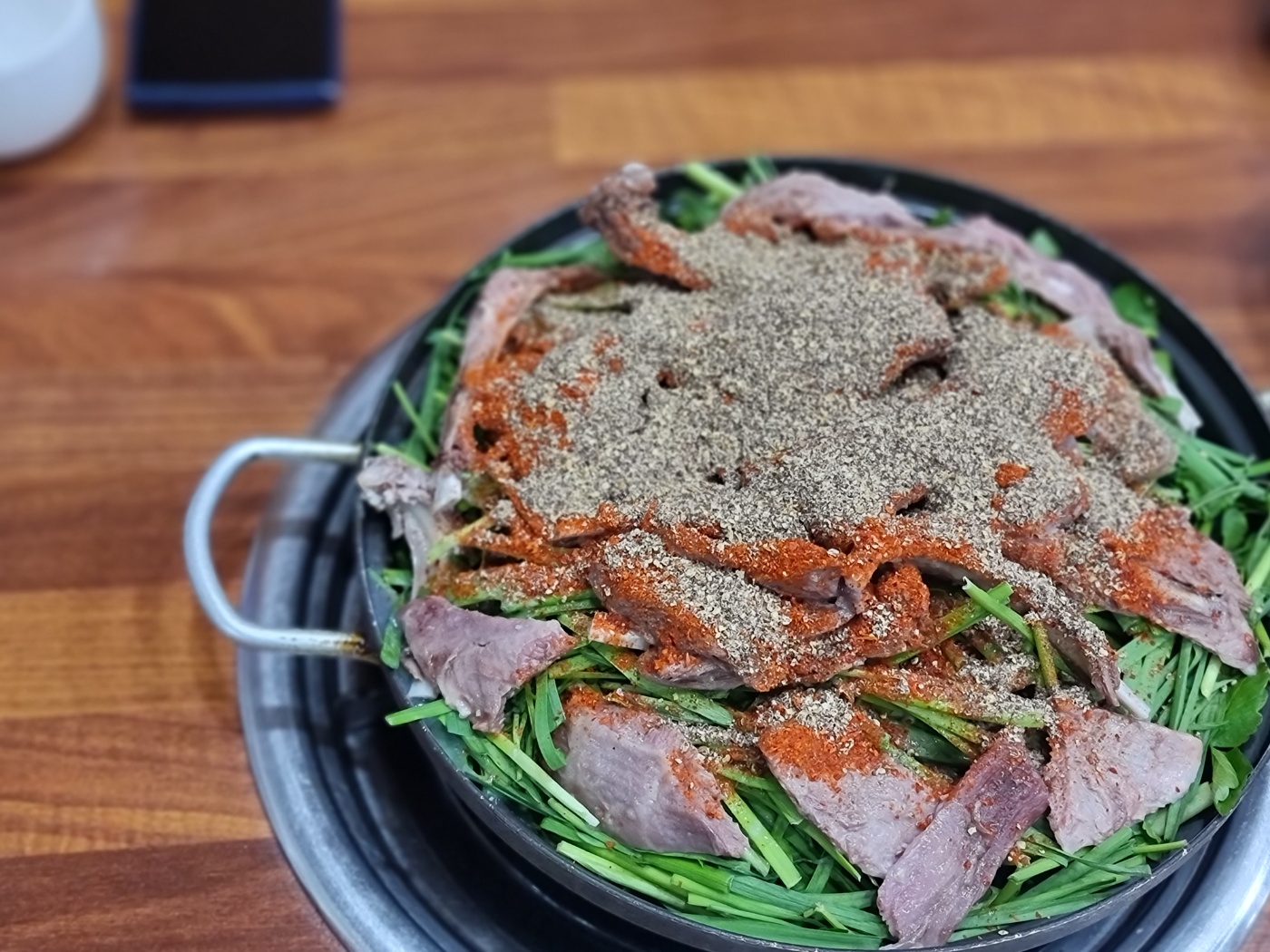  살며 처음 먹어본 송림정 흑염소 전골의 맛