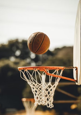 BASKETBALL