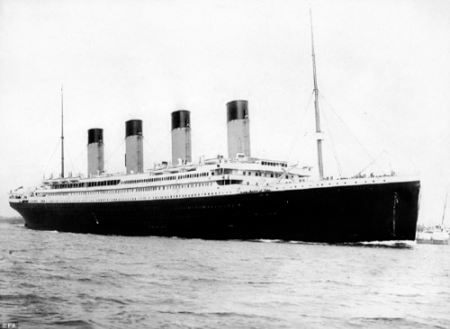 알트태그-1912년 4월 14일 침몰한 대형 호화여객선인 타이타닉호의 모습