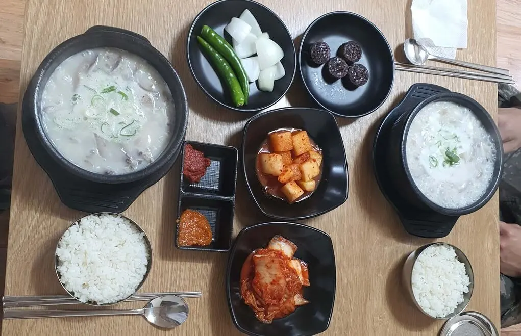 군인 아들의 휴가 복귀하는 날_주문한 순대국 사진