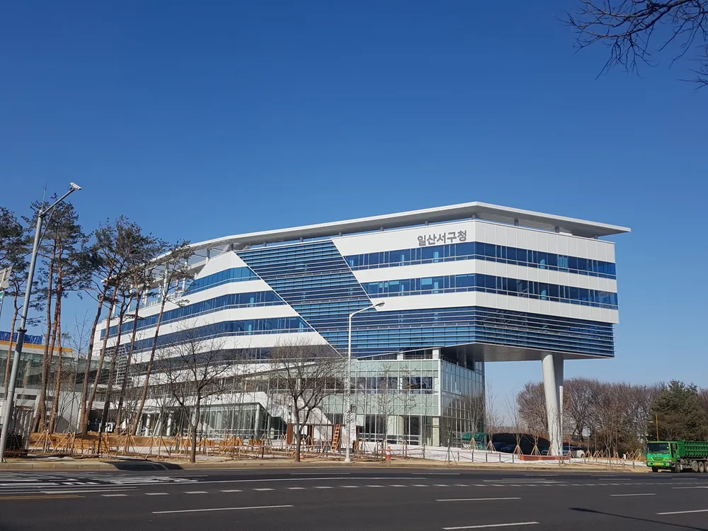 서구청 본관 이미지