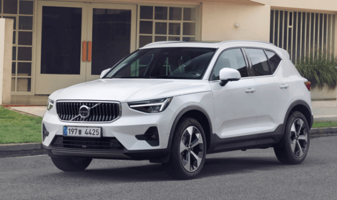  2023 볼보 XC40 B4 가격 및 장.단점