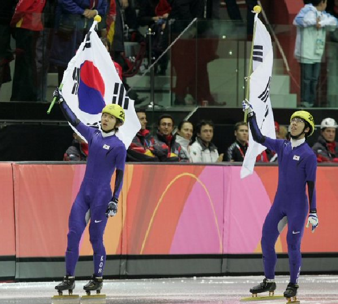 2006-토리노-올림픽-1&#44;500m-금메달-안현수-왼쪽-은메달-이호석