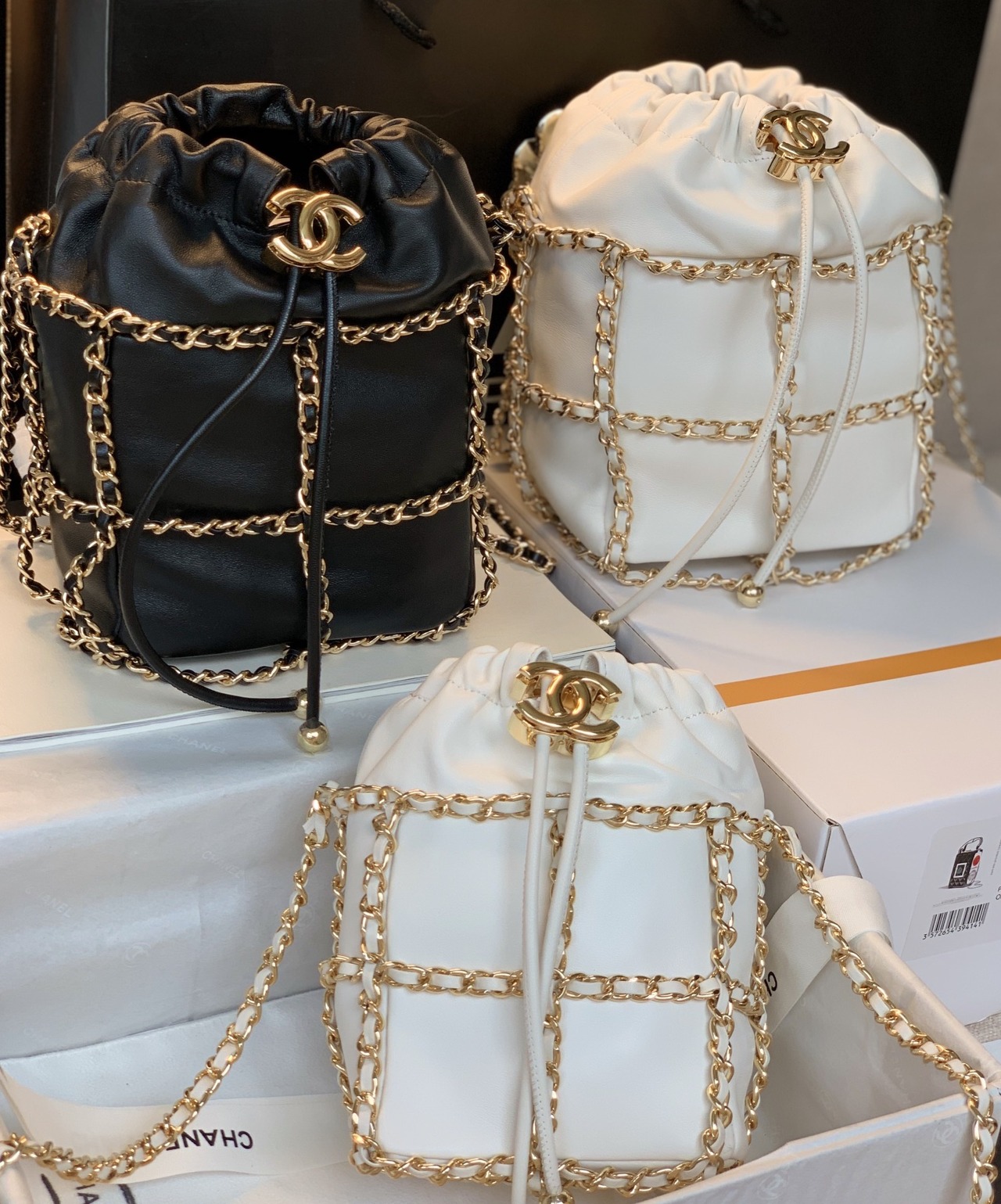  [CHANEL] 샤넬 멀티체인 드로스트링 버킷백 (2 SIZE / 2 COLOR)