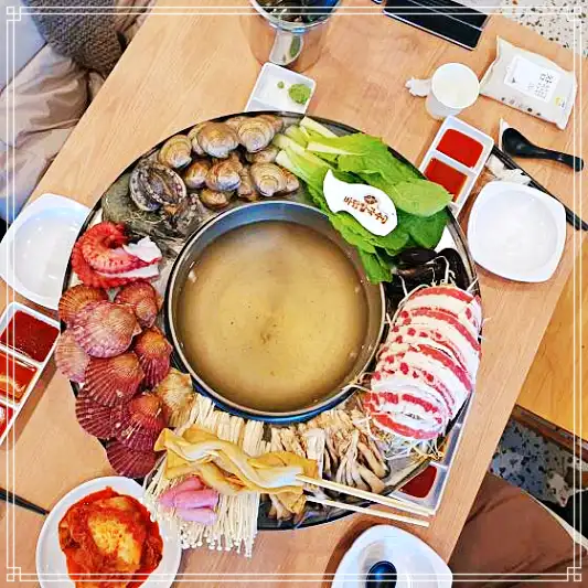  생방송 오늘저녁 시흥 오이도 우삼겹 샤브샤브, 해물탕, 해물쟁반, 칼국수 가게 11월29일 쟁반칼국수 추천 서울근교 나들이 첫눈에 반한 맛집 가격 위치 어디