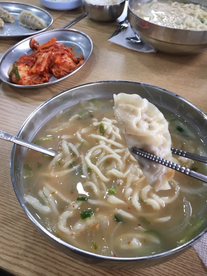 홍칼국수 이미지