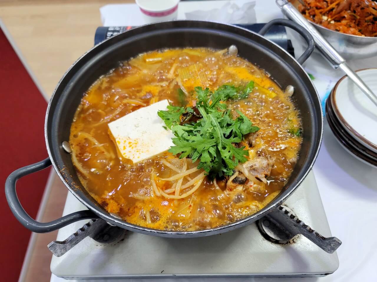 마라도-횟집-기본-매운탕