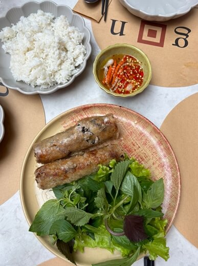 호치민-나향응온-베트남음식-메뉴-스프링롤