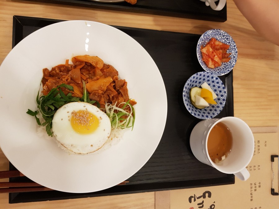 80돈까스 이미지