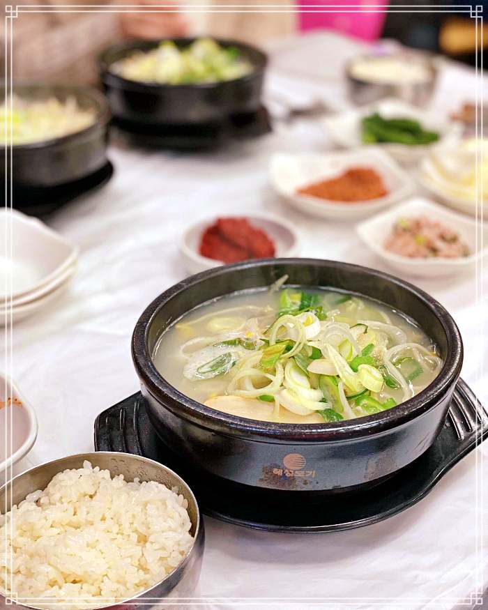 생방송 오늘저녁 순천 웃장국밥거리 1+1 맛집, 9천원, 배춧잎 수육 한 접시 서비스, 순대국밥 맛집