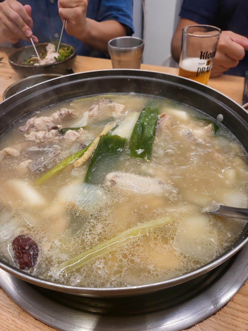 큰손닭한마리 이미지