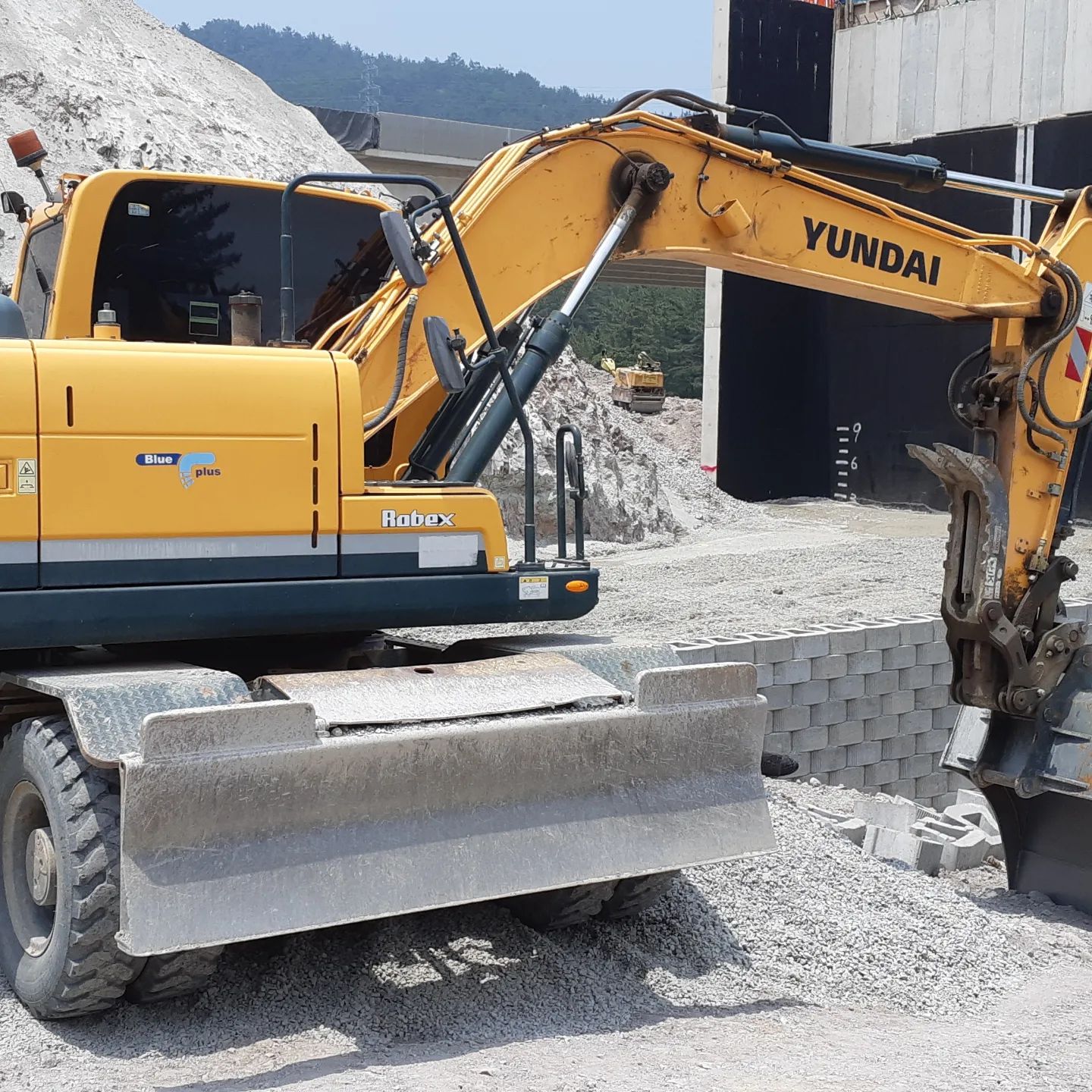  현대 HYUNDAI R140W  모델 5700만원 판매합니다