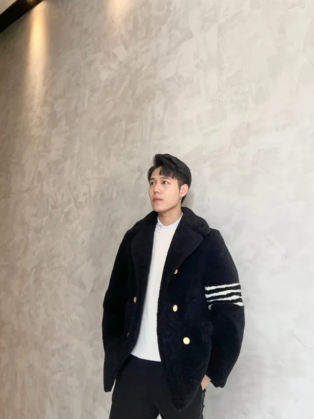  [THOM BROWNE] 톰브라운 시어링 코트 자켓 MOU544A 02821 415