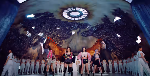  블랙핑크 10억뷰 영상 'How like that'