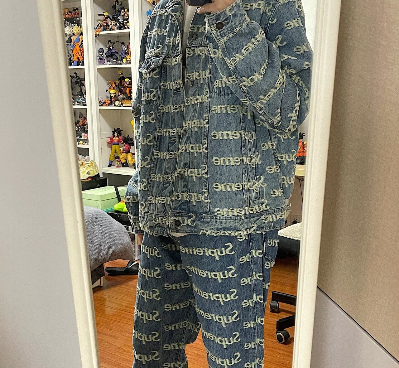  [SUPREME] H12 슈프림 프레이 데님 트러커 블루 데님 자켓