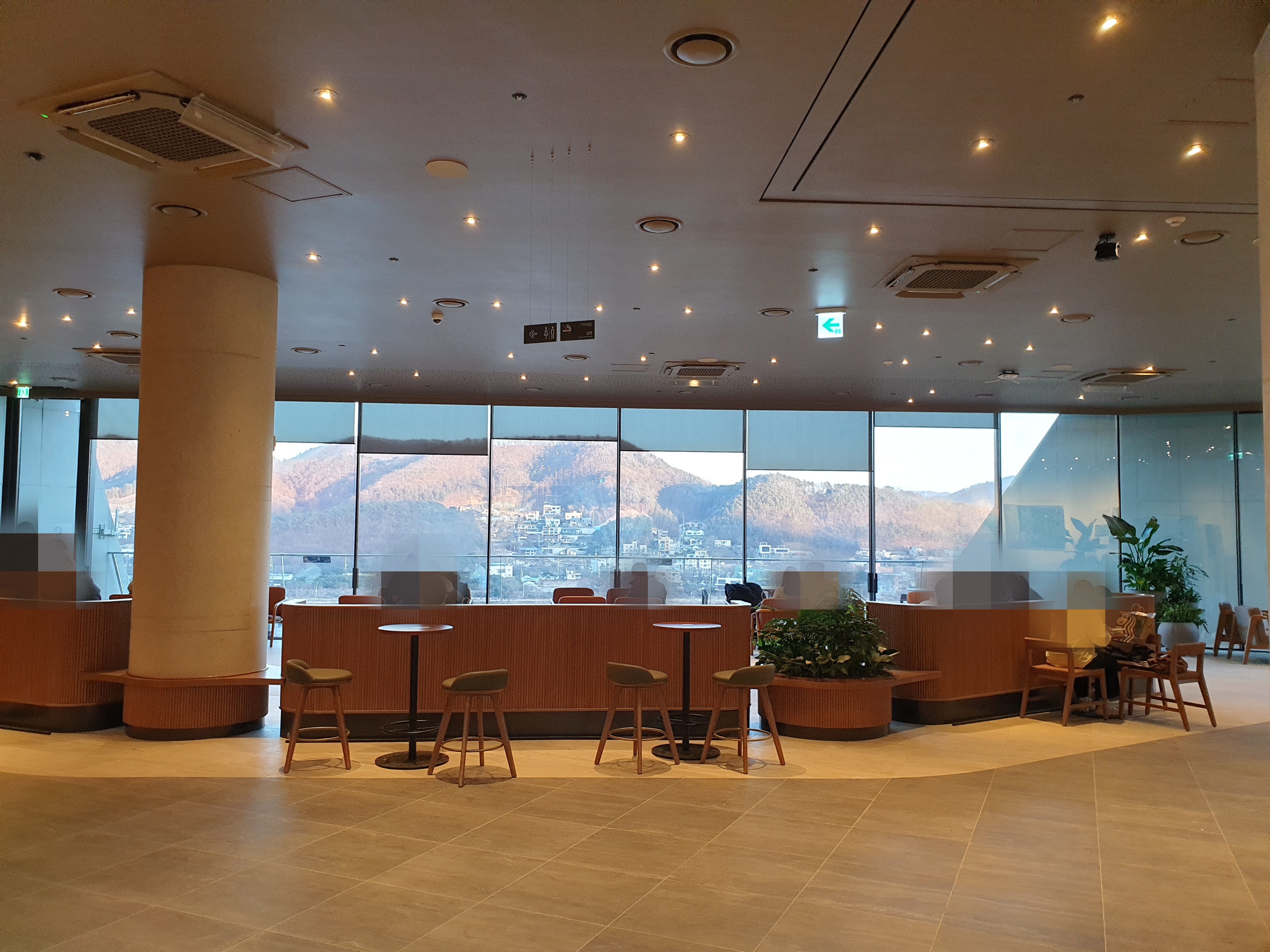 스타벅스-더북한강R점-3층전경