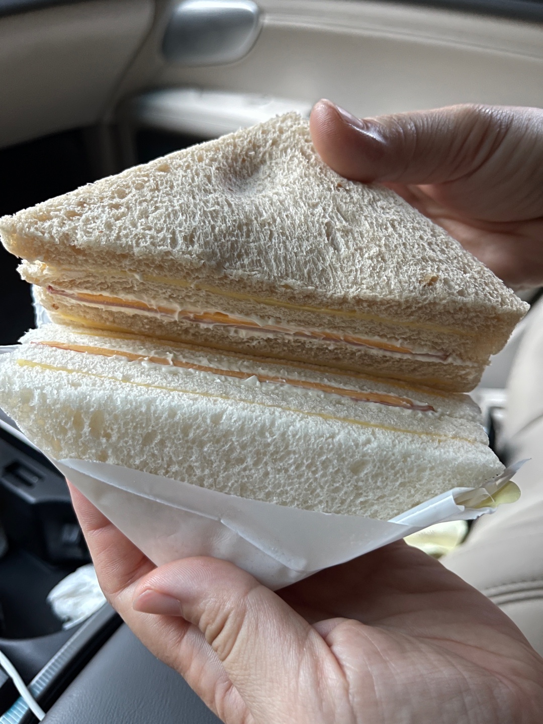 홍루이젠 무인매장에서 신메뉴 호밀빵 샌드위치 사봤어요!
