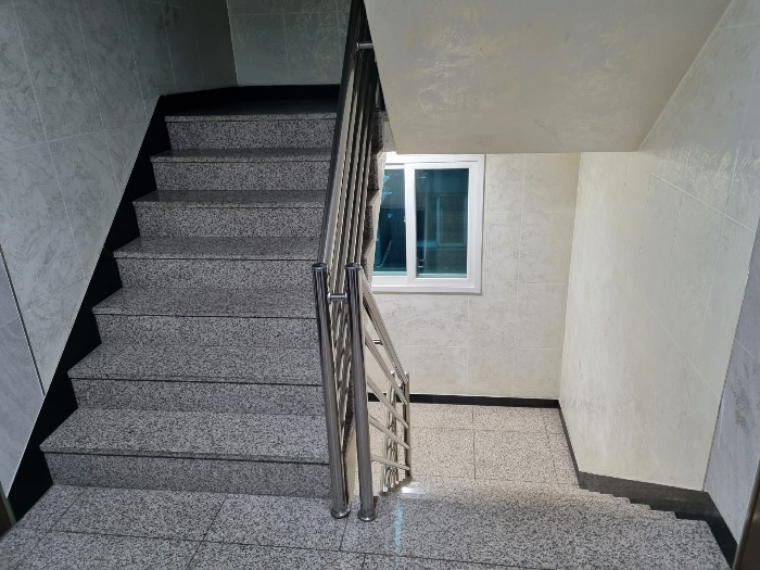 서울남부지방법원2021타경116269 4층 계단실