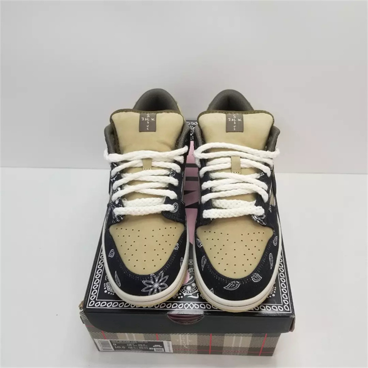  [NIKE] 나이키 트래비스 스캇 x SB 덩크 로우 PRM QS 캑터스 잭 CT5053-001 남녀공용 (OG공장)