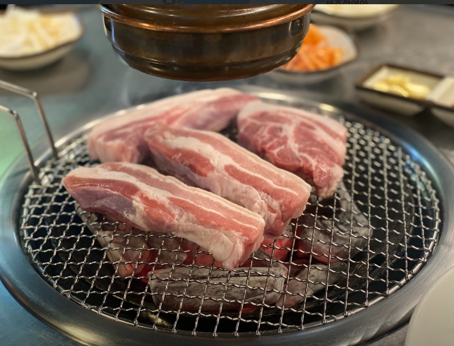 돼지삼춘생구이 이미지