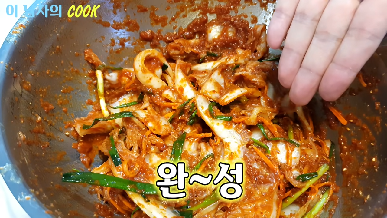 "칼국수집에서 먹던 그 찐한 양념 겉절이" 특급 비법 레시피로 집에서도 쉽게 만드는 황금비율 겉절이 20 img