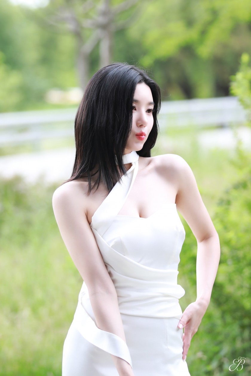  권은비 'The Flash' 뮤비 비하인드 컷 (23p)