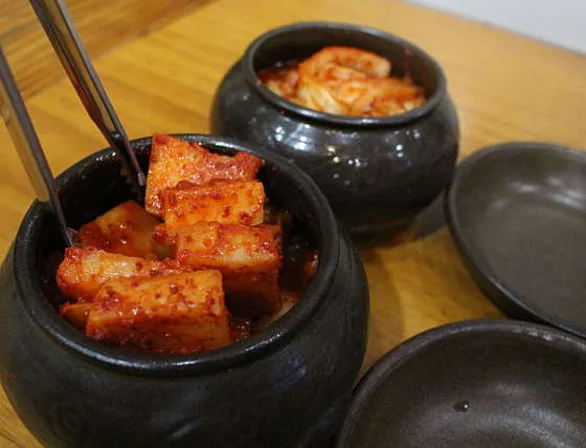 항아리 손 칼국수