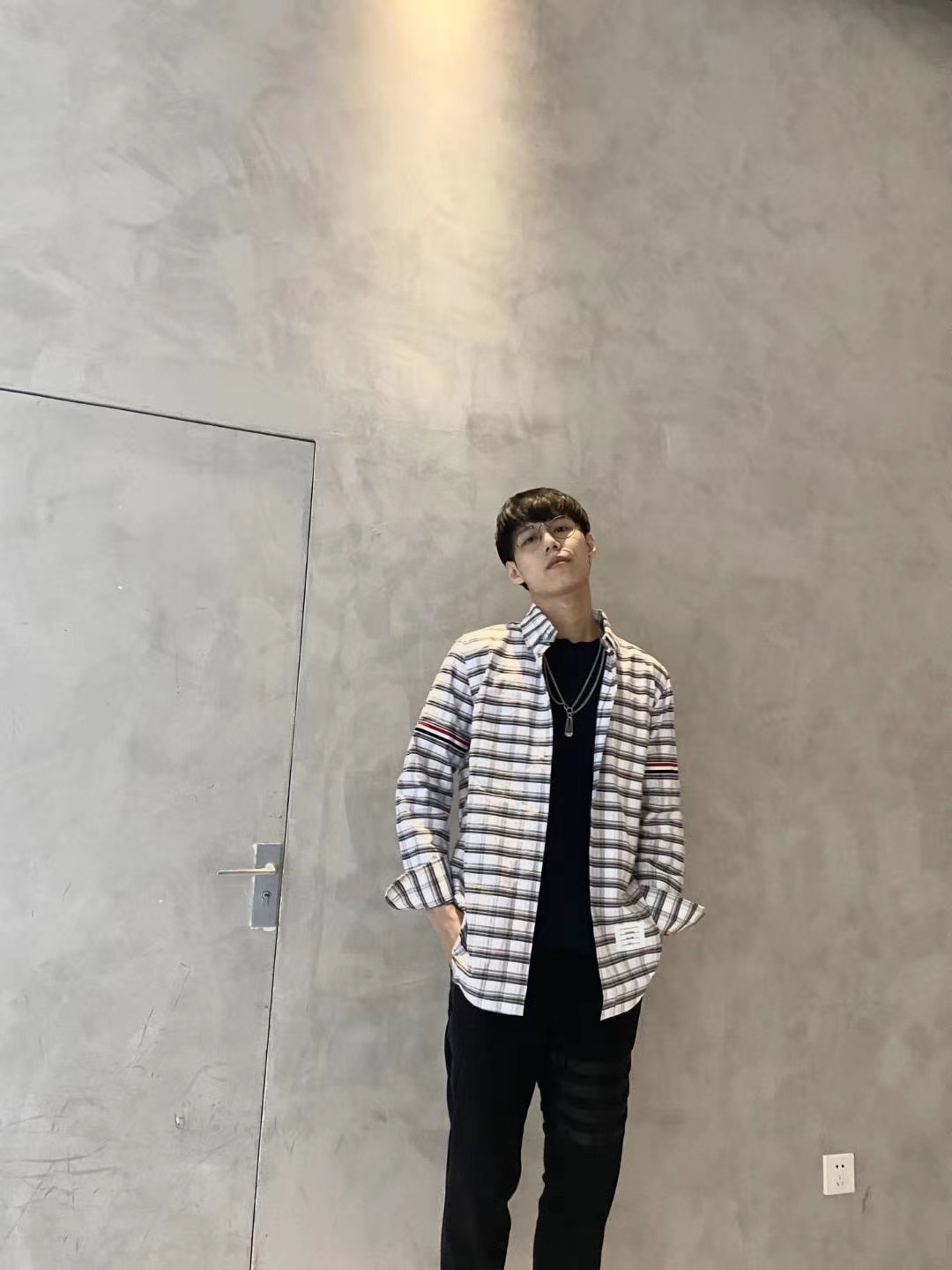  [THOM BROWNE] 톰브라운 더블 태터솔 체크 RWB 암밴드 셔츠 MWL311E 06122 035