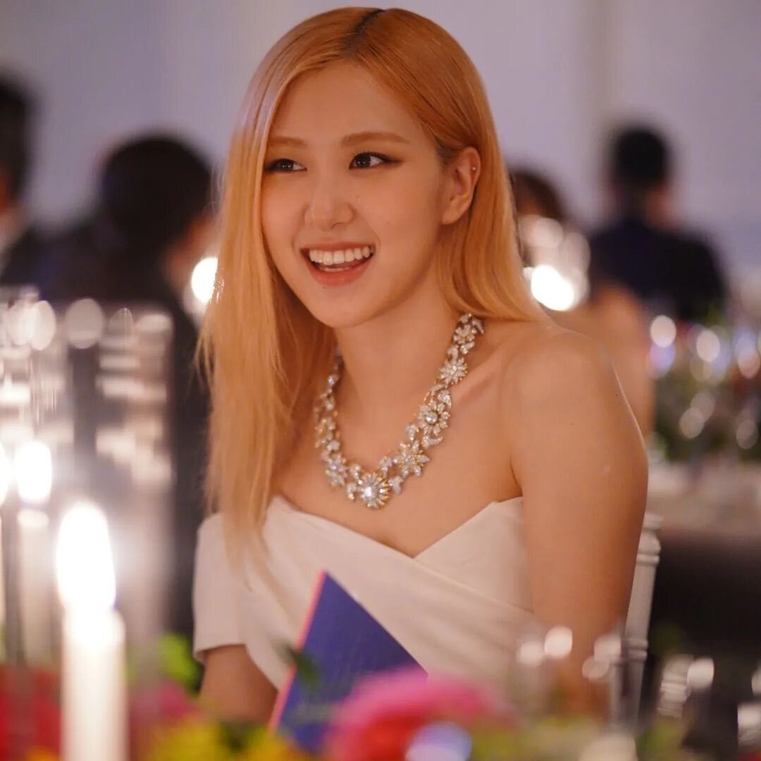  블랙핑크 로제 화이트 드레스 인스타그램 사진