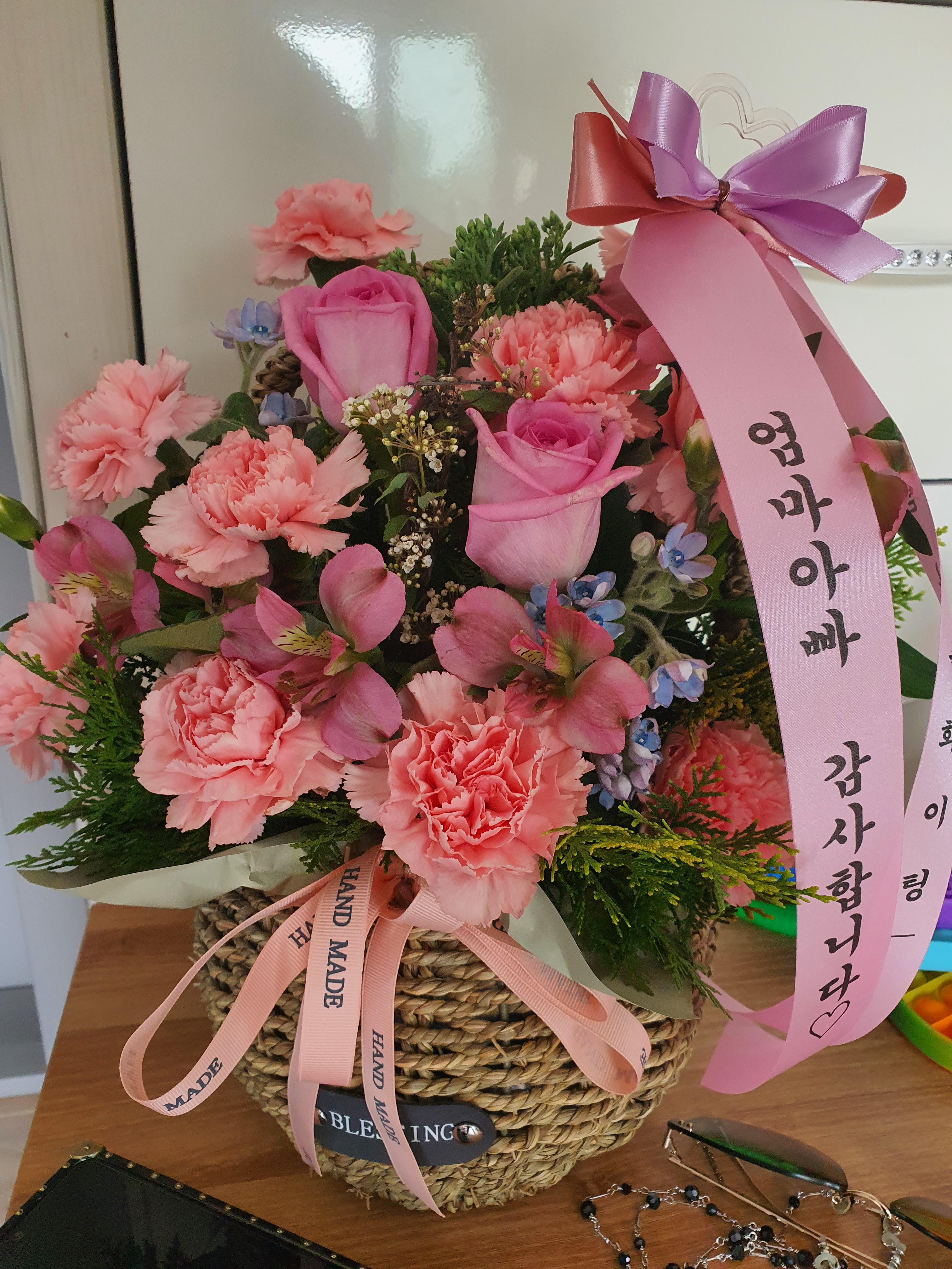 어버이날 꽃 선물 했어요